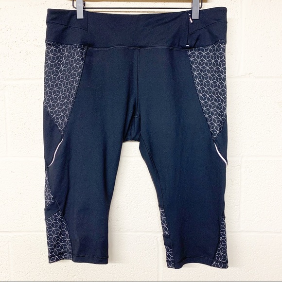 CALIA by Carrie Underwood Pants - Sold CALIA black geometric cropped leggings XL